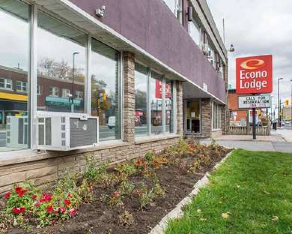 Econo Lodge Downtown 2