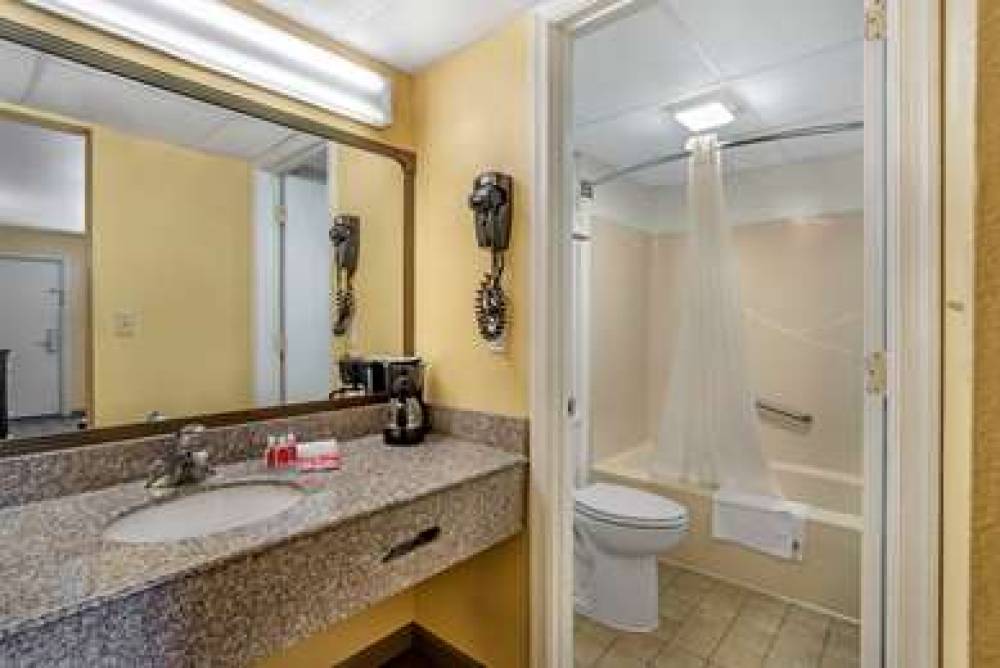 Econo Lodge Easton Route 50 9