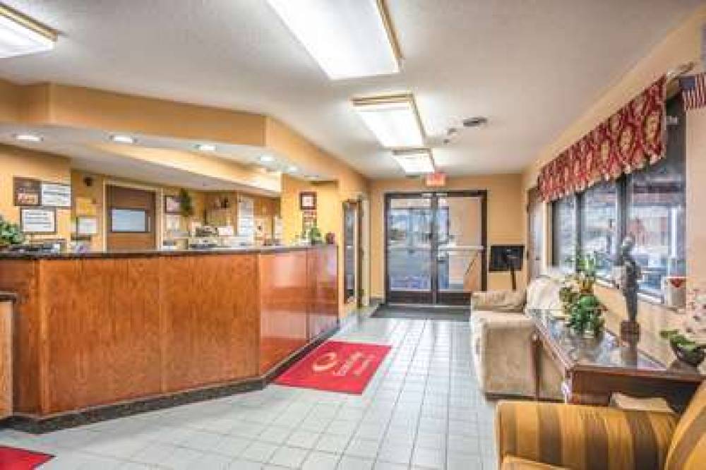 Econo Lodge 4