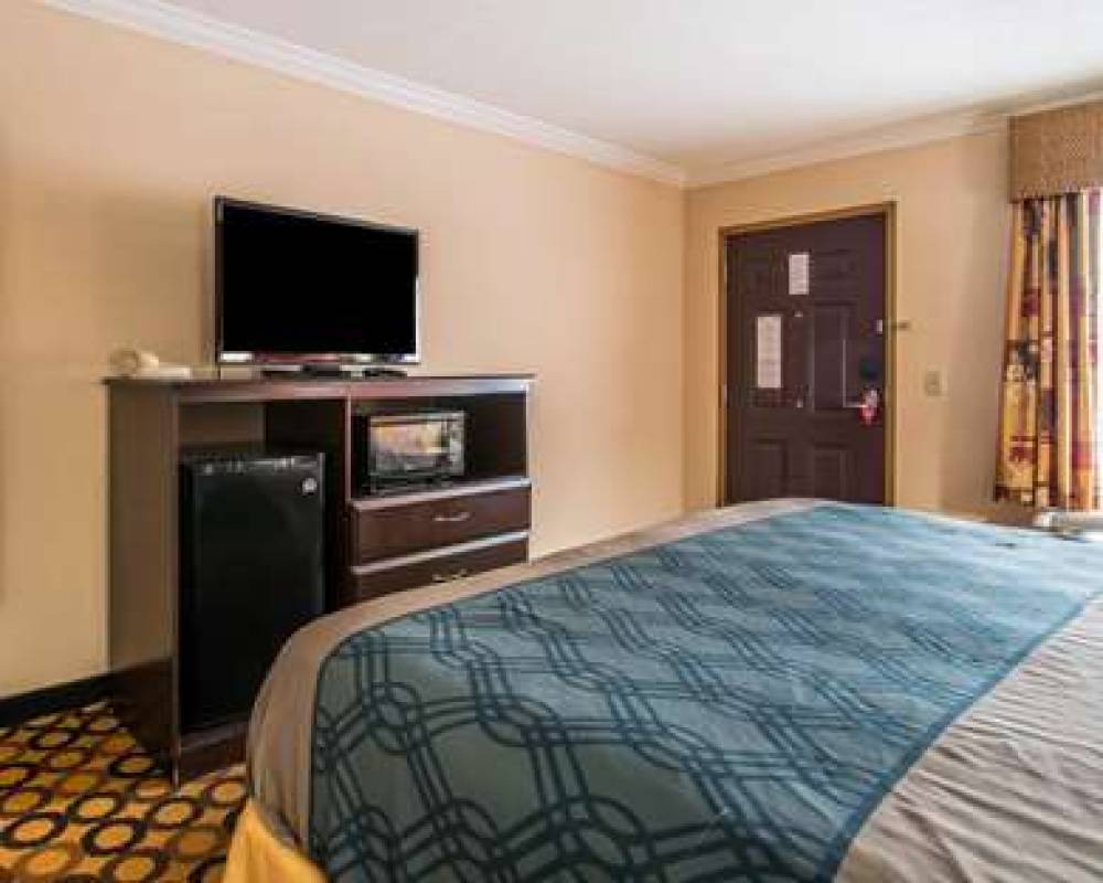 Econo Lodge 10