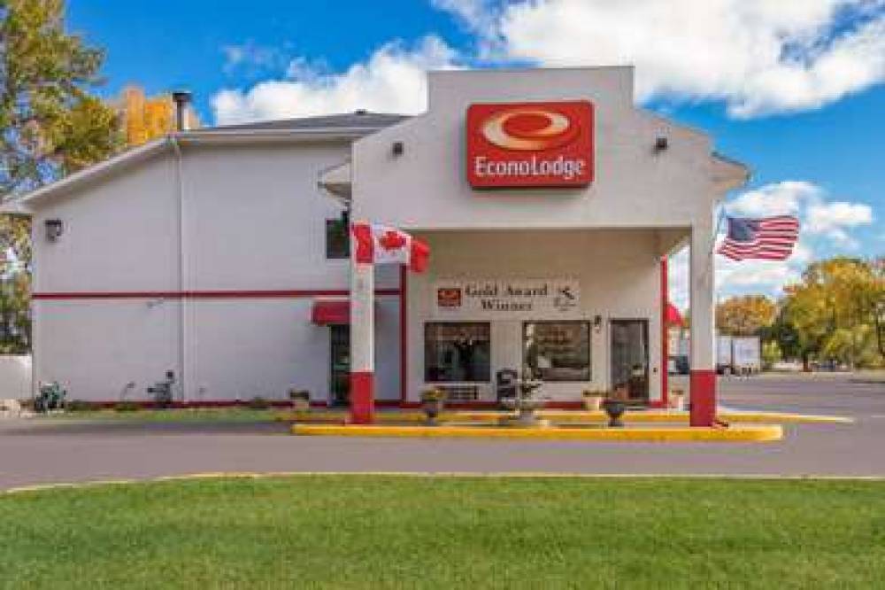 Econo Lodge 2