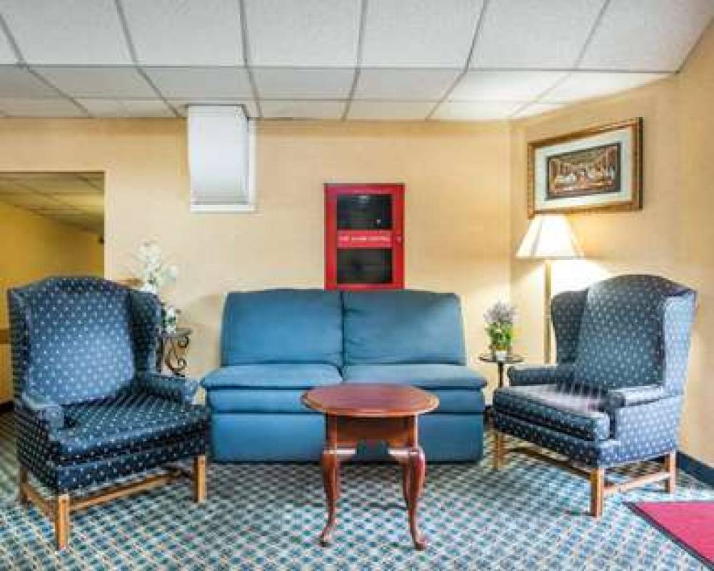 Econo Lodge 3