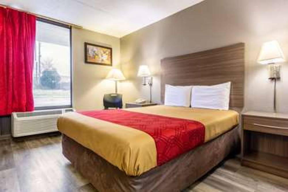 Econo Lodge 9