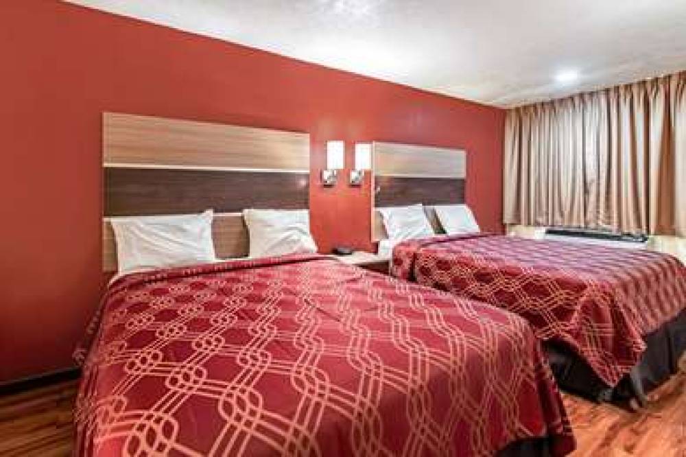 Econo Lodge 9