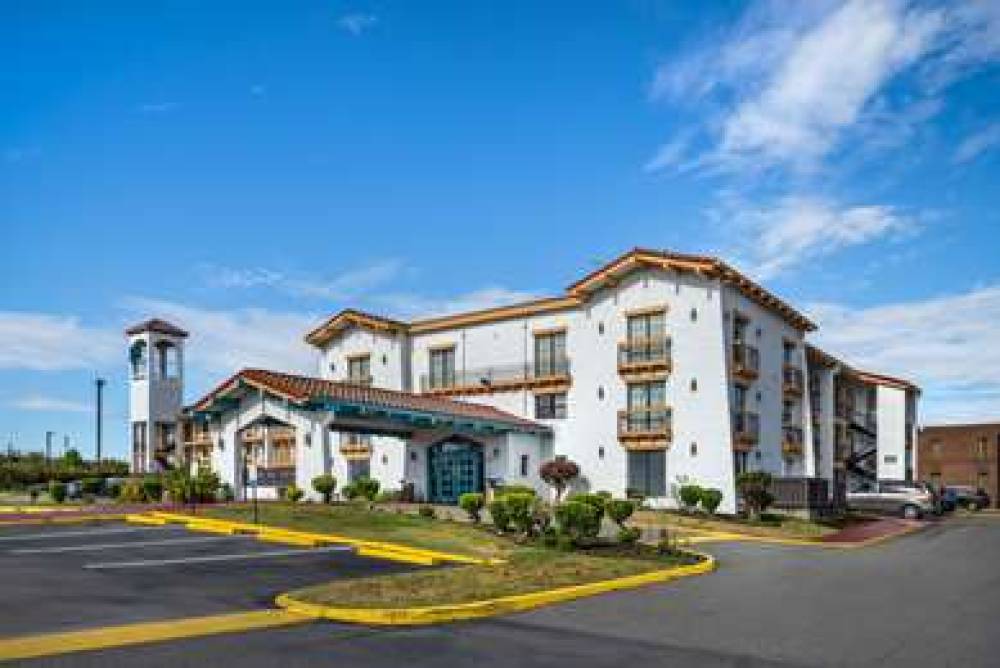 ECONO LODGE 5