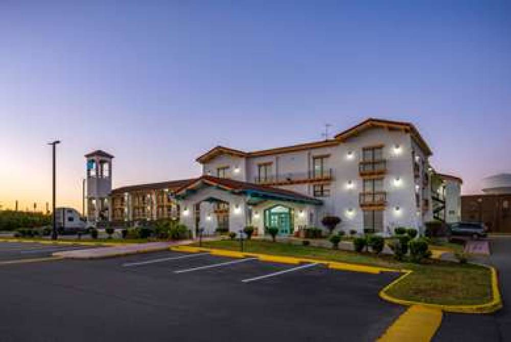 ECONO LODGE 4