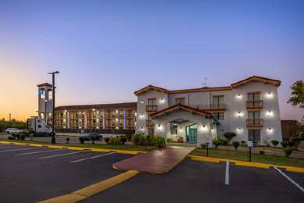 ECONO LODGE 2