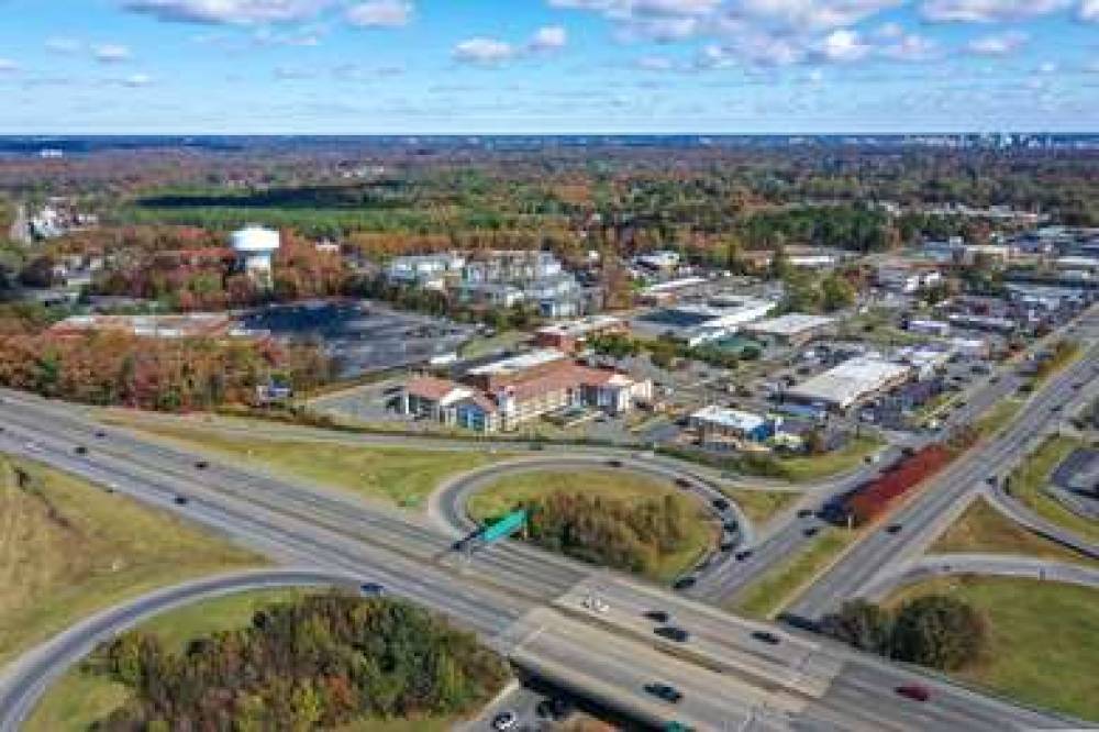 ECONO LODGE 8