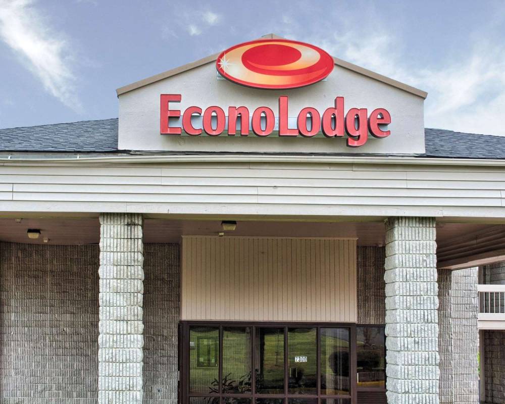 Econo Lodge 6