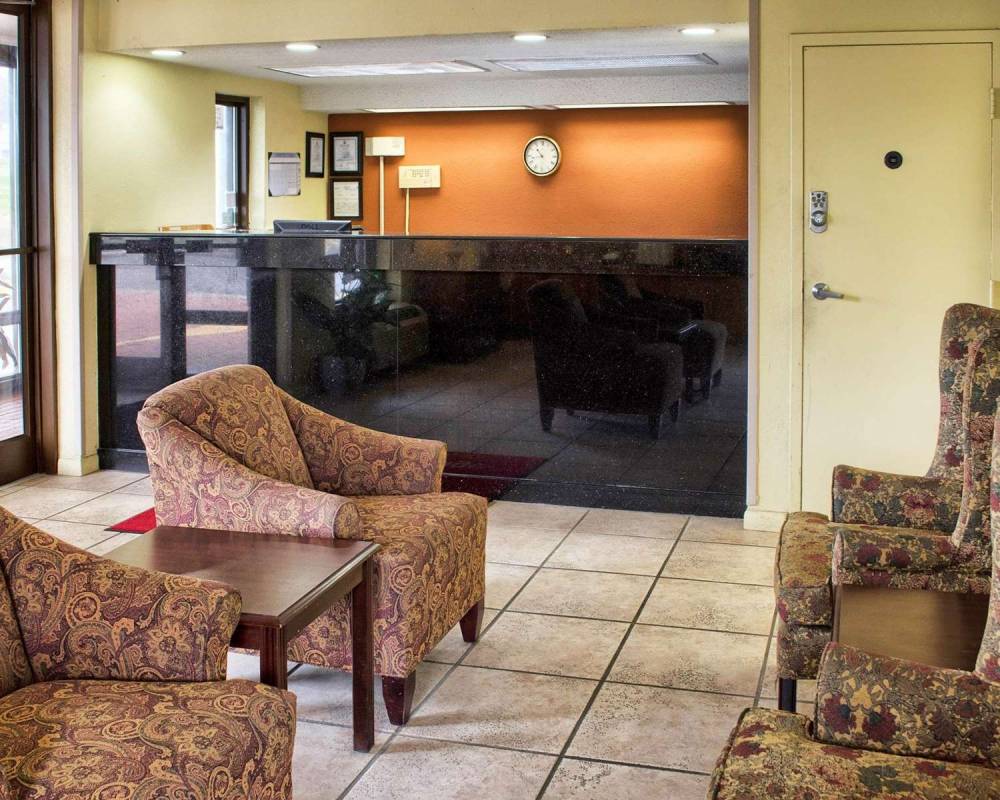 Econo Lodge 1
