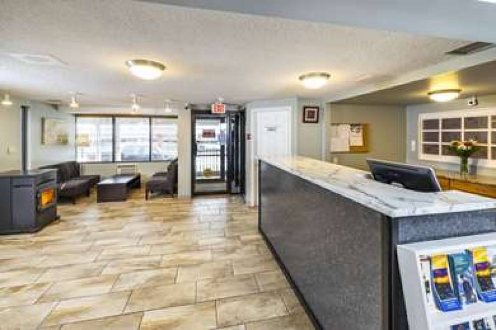 Econo Lodge 7