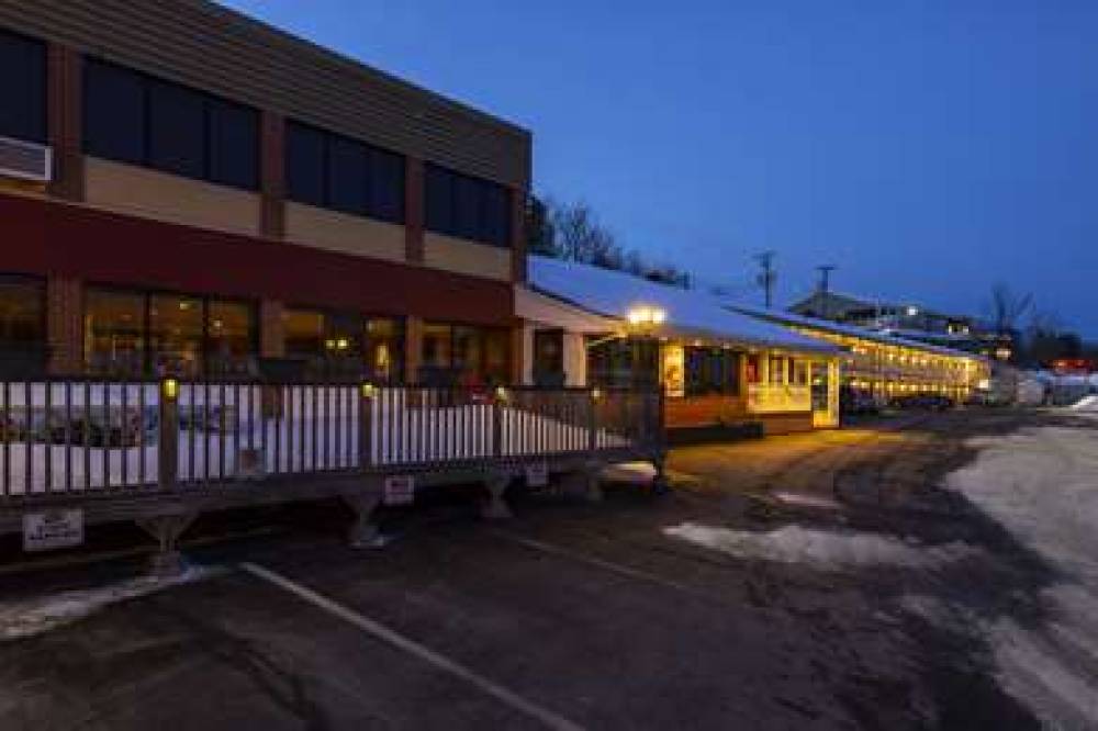 Econo Lodge 3