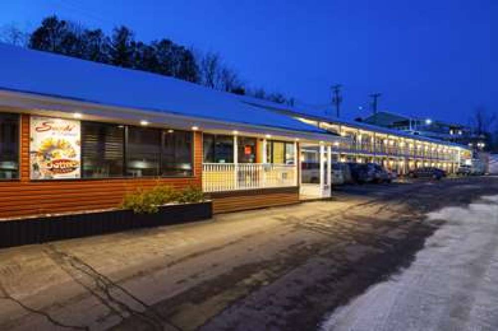 Econo Lodge 2
