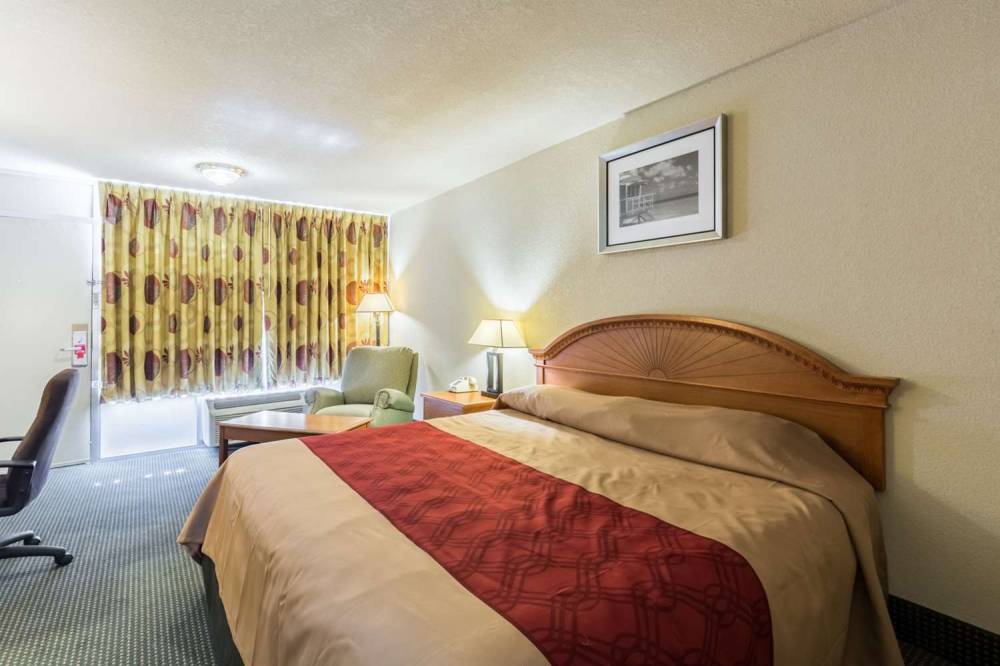 ECONO LODGE 1