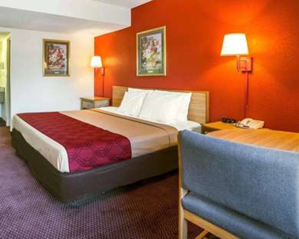 Econo Lodge 10
