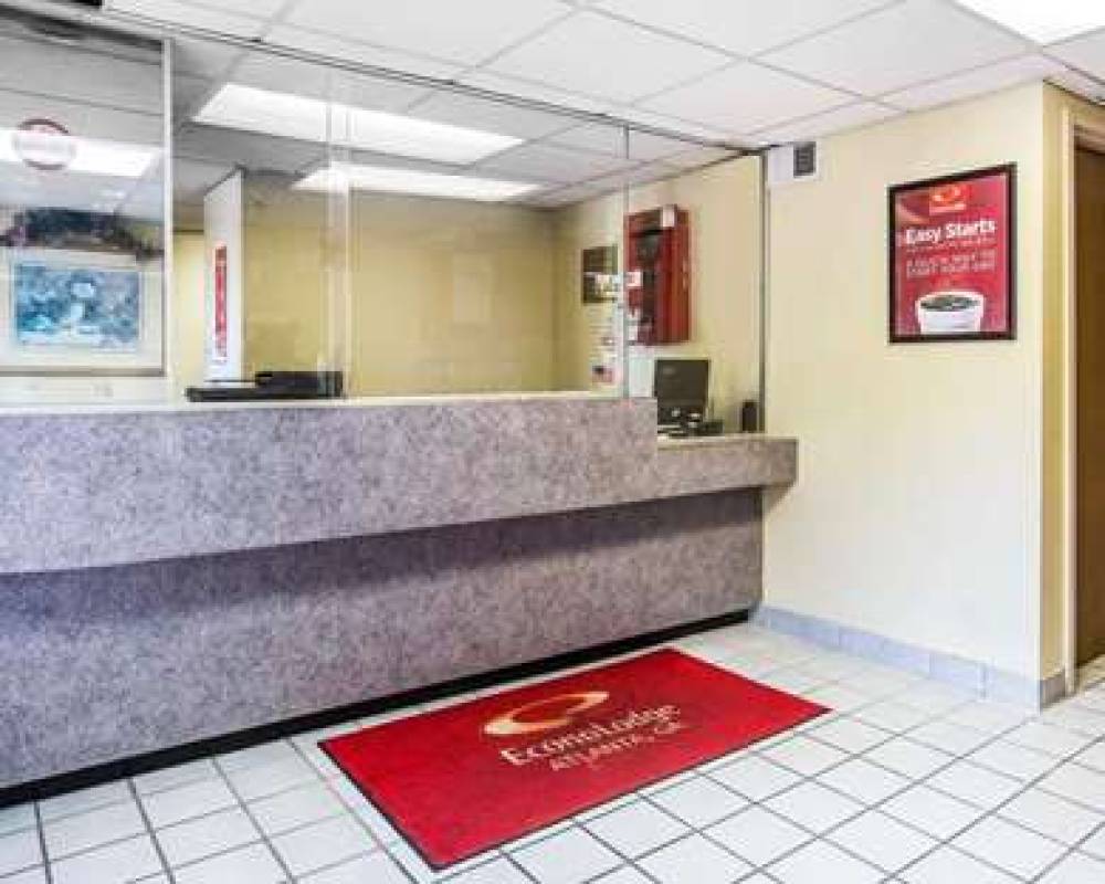Econo Lodge 8