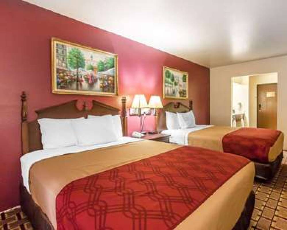 Econo Lodge 6