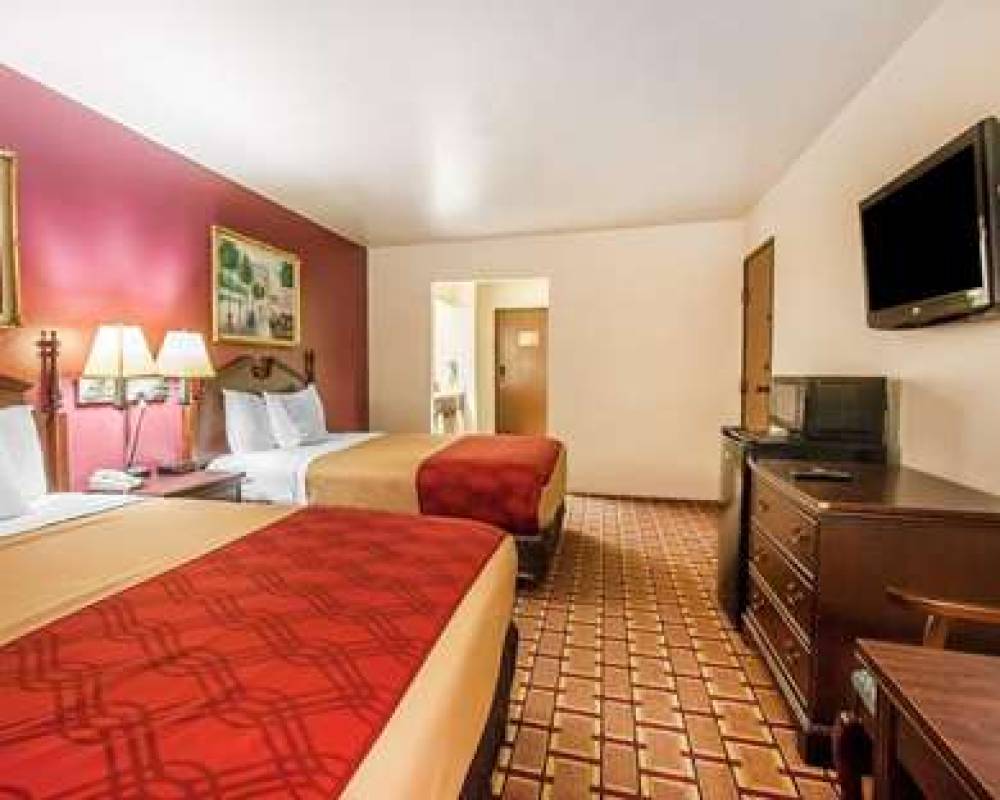 Econo Lodge 9
