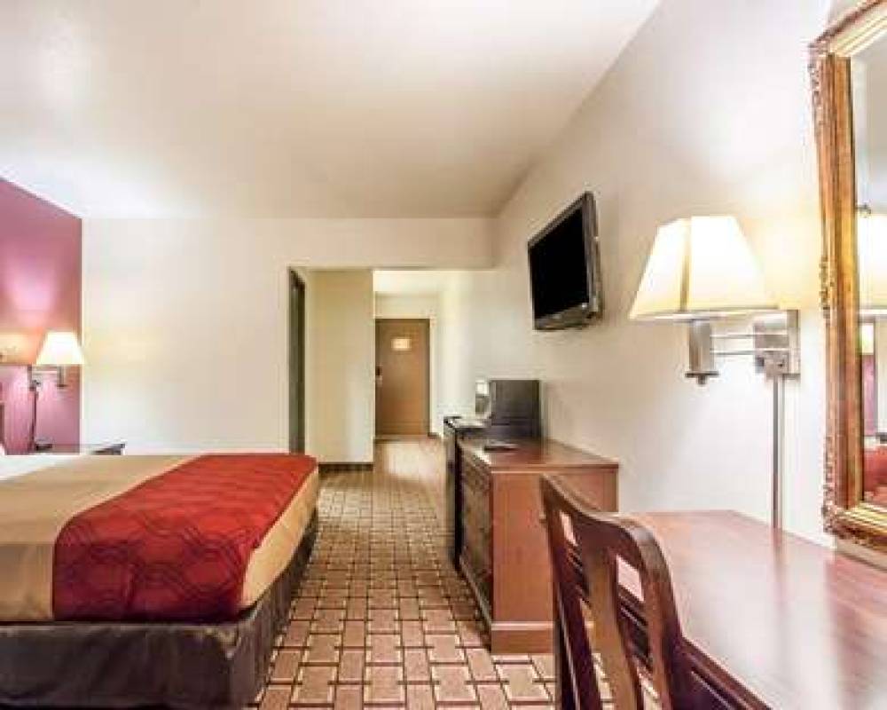 Econo Lodge 10