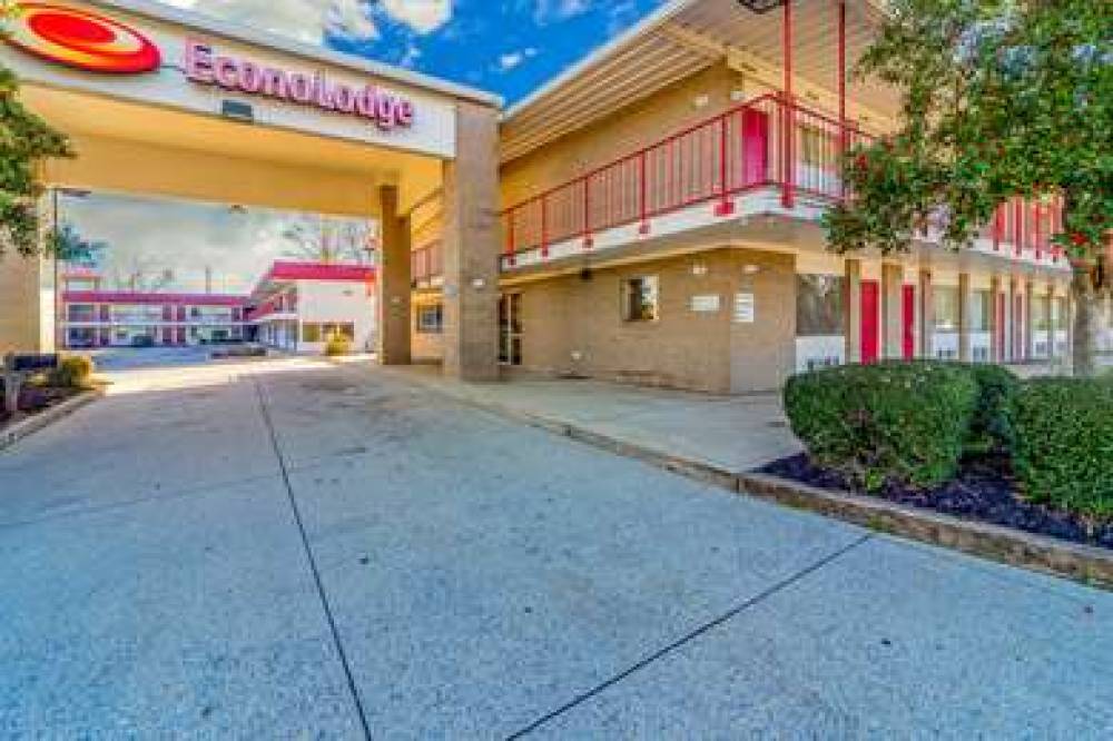ECONO LODGE 2