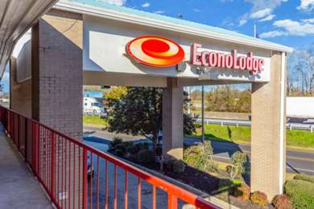 ECONO LODGE 3