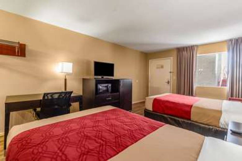 ECONO LODGE 10
