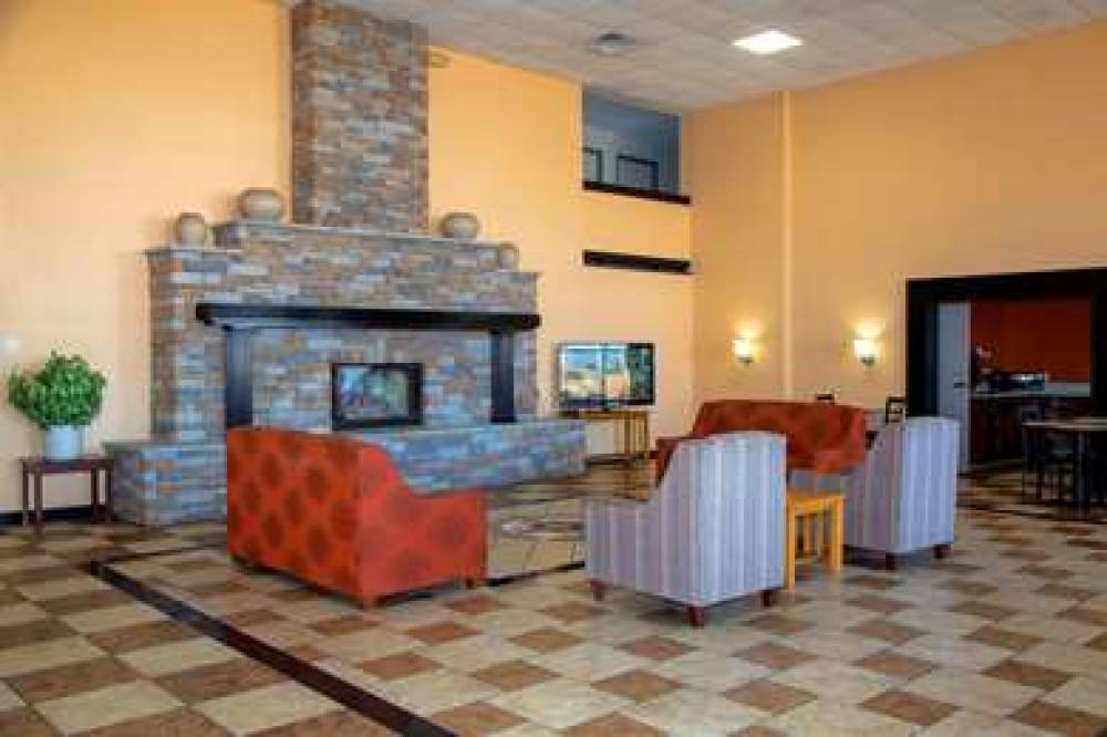ECONO LODGE 10