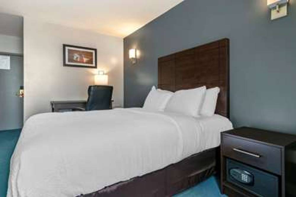 ECONO LODGE 6