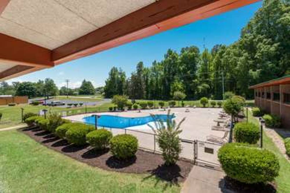 ECONO LODGE HIGH POINT 2