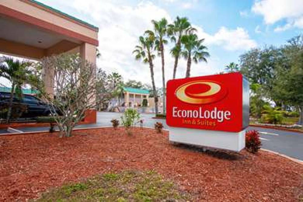 ECONO LODGE INN AND SUITES CLEARWAT 2