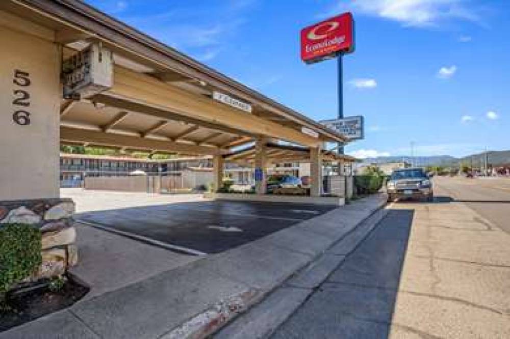 Econo Lodge Inn And Suites