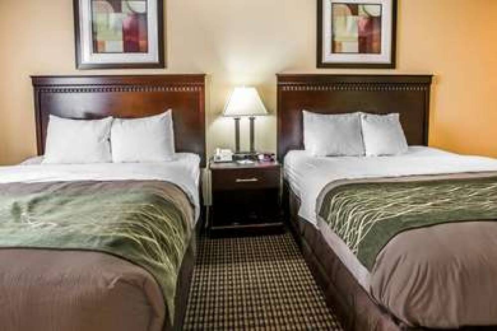 ECONO LODGE INN AND SUITES 6