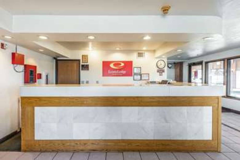 ECONO LODGE INN AND SUITES 8