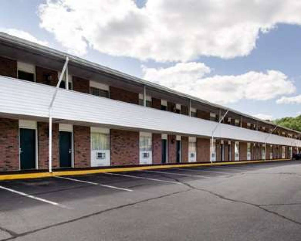 Econo Lodge Inn And Suites