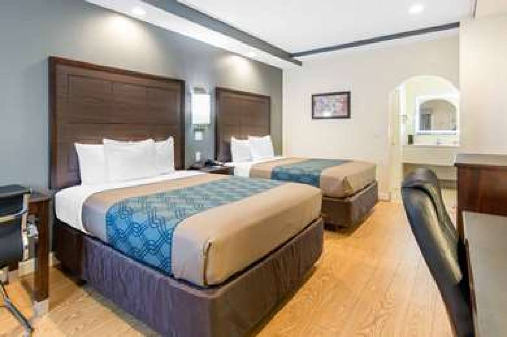 ECONO LODGE INN AND SUITES HOUSTON 5