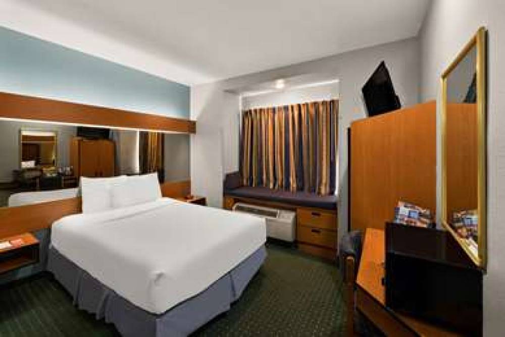 ECONO LODGE INN AND SUITES MESQUITE 7