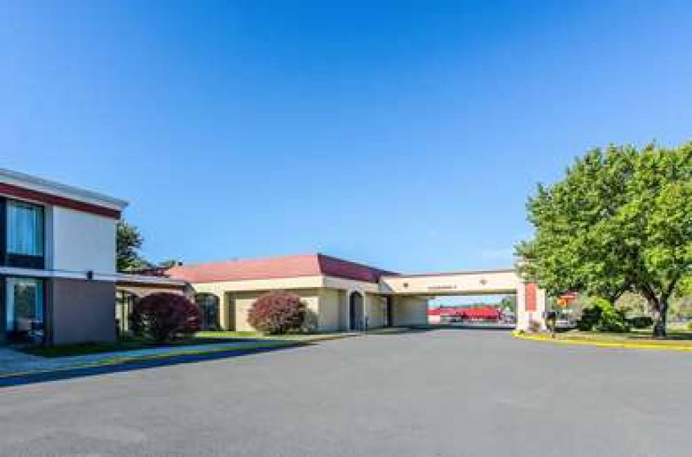 Econo Lodge Inn And Suites Norton