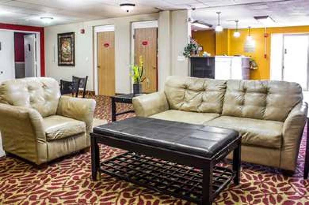 ECONO LODGE INN AND SUITES WALNUT 3