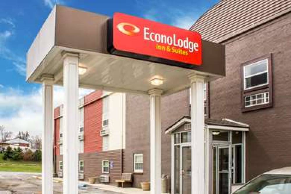 Econo Lodge Inn And Suites Walnut