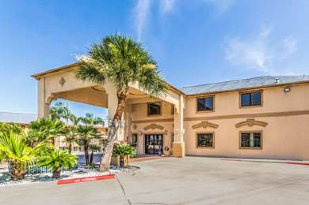 Econo Lodge Inn & Suites Corpus Christi 4