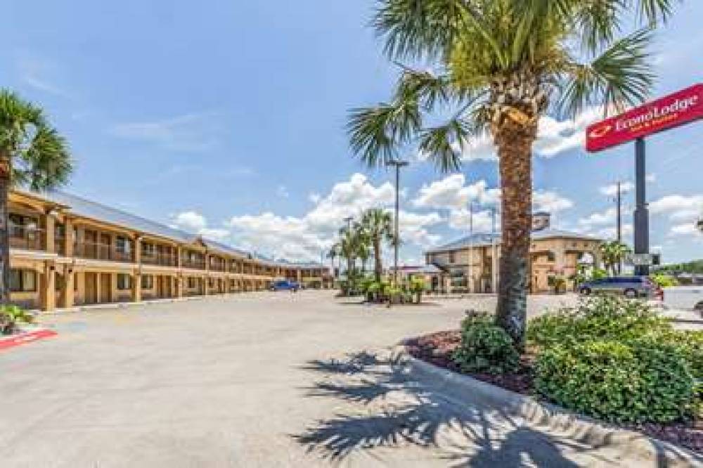 Econo Lodge Inn & Suites Corpus Christi 3