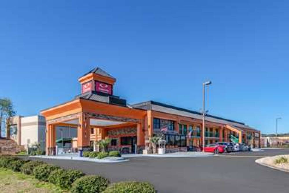 Econo Lodge Inn & Suites