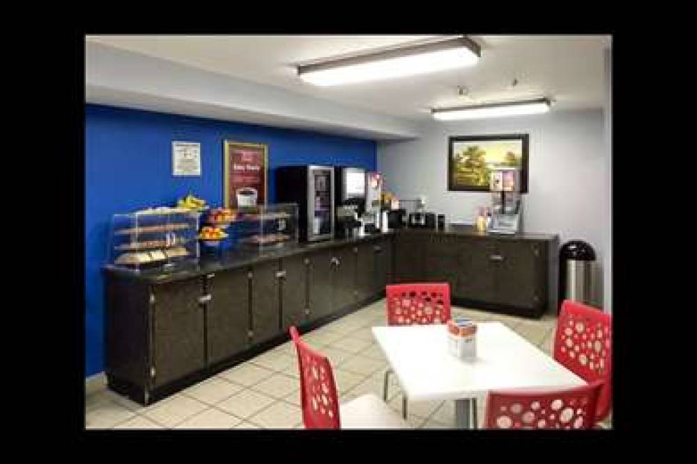 Econo Lodge Inn & Suites I-64 & US 13 6