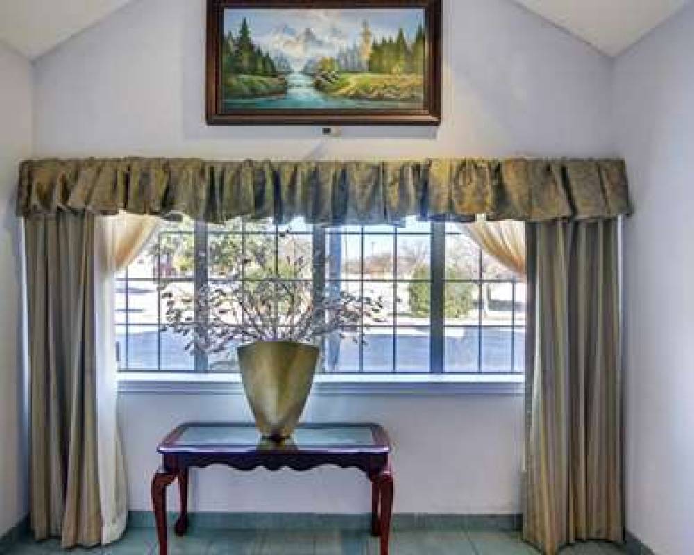 RODEWAY INN AND SUITES LEWISVILLE I 7