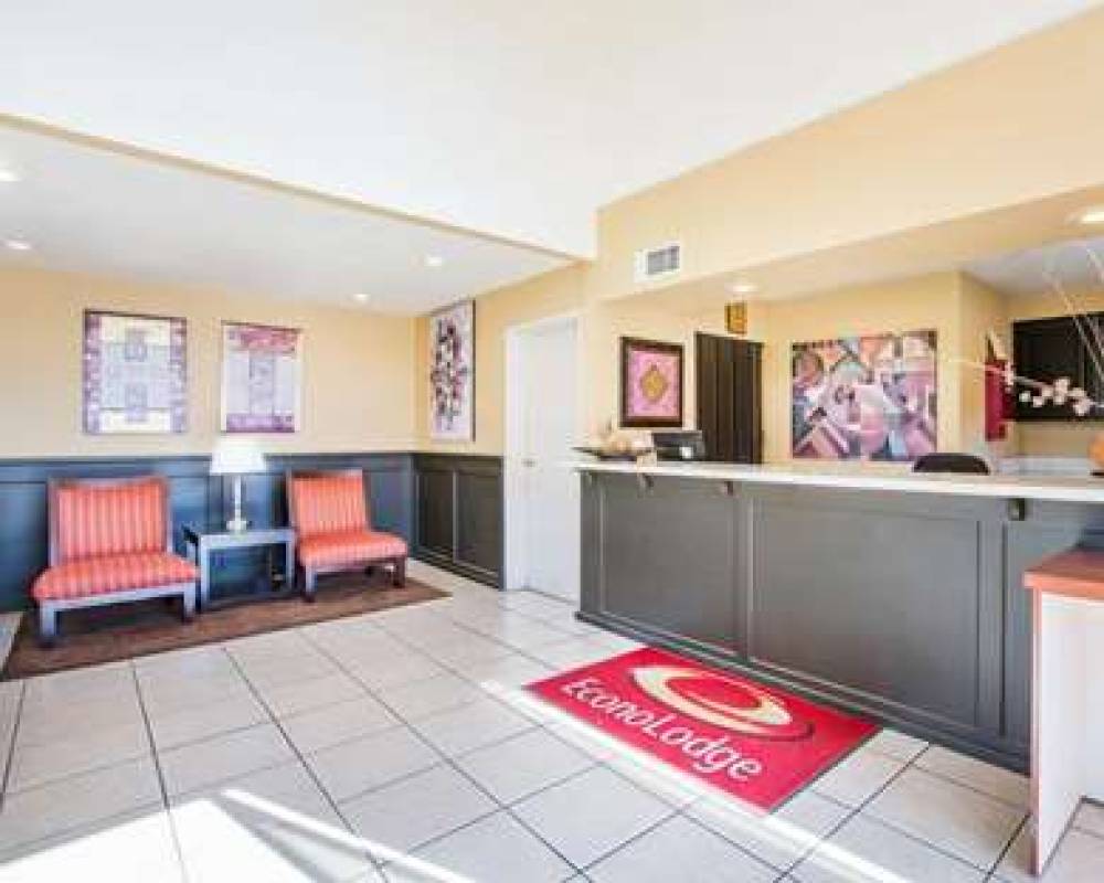 ECONO LODGE INN  SUITES LODI - WINE 7