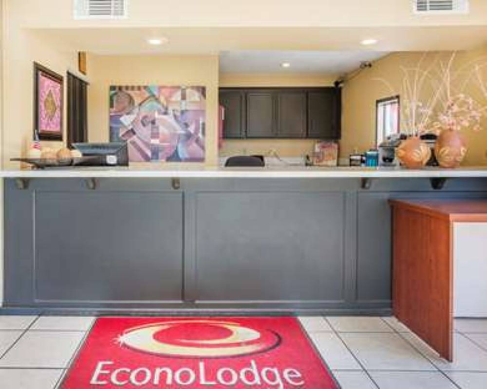 ECONO LODGE INN  SUITES LODI - WINE 4