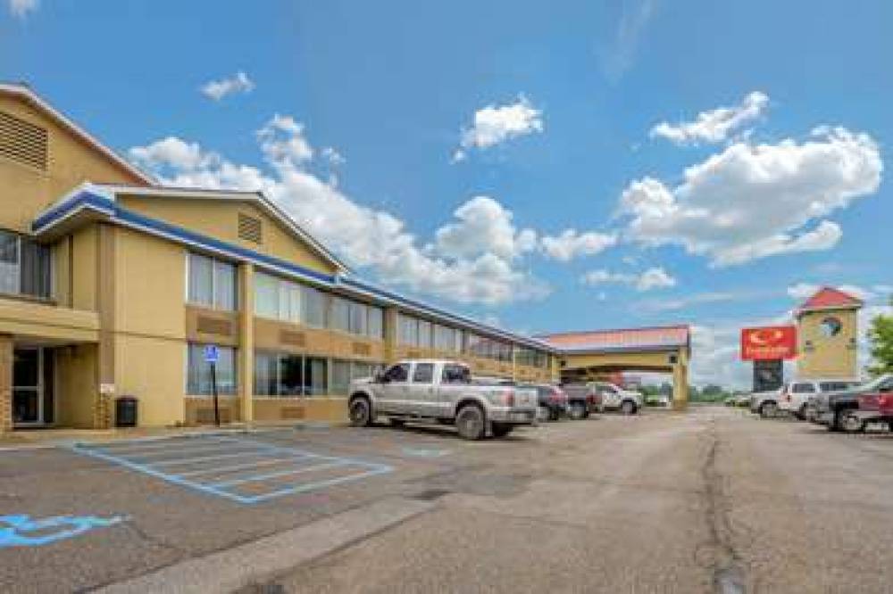 Econo Lodge Inn & Suites Triadelphia Wheeling
