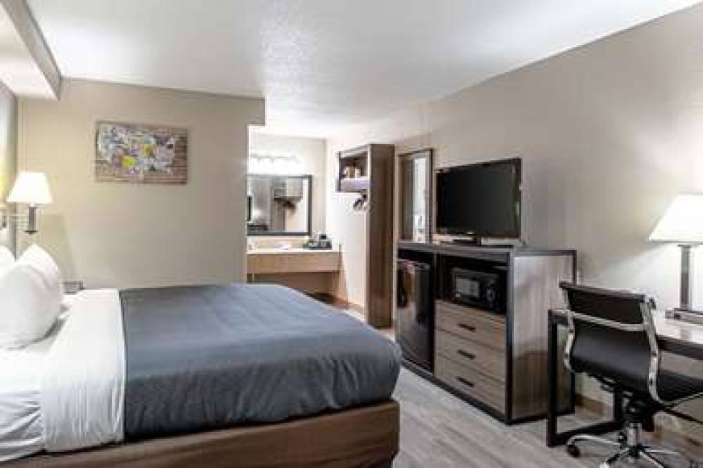 ECONO LODGE KINGSVILLE 9