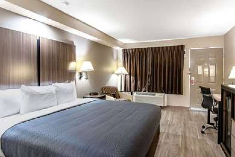 ECONO LODGE KINGSVILLE 8