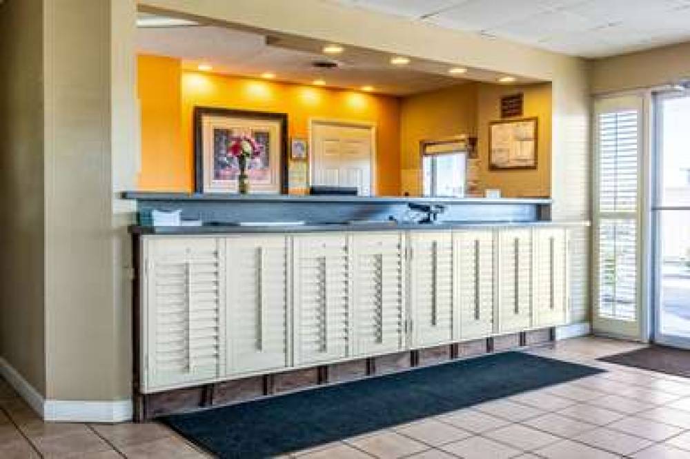 ECONO LODGE KNOXVILLE 8